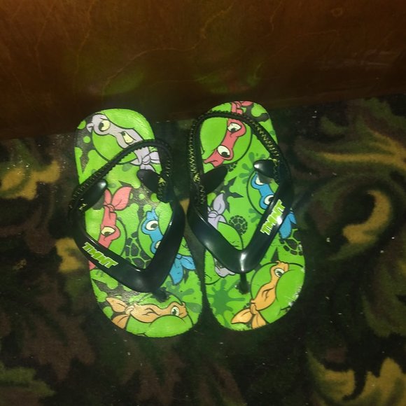 $20 flip flops canada